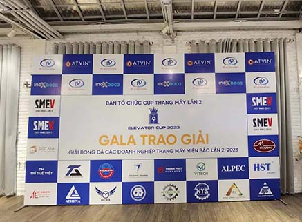Jogo de futebol do Vietname patrocinado